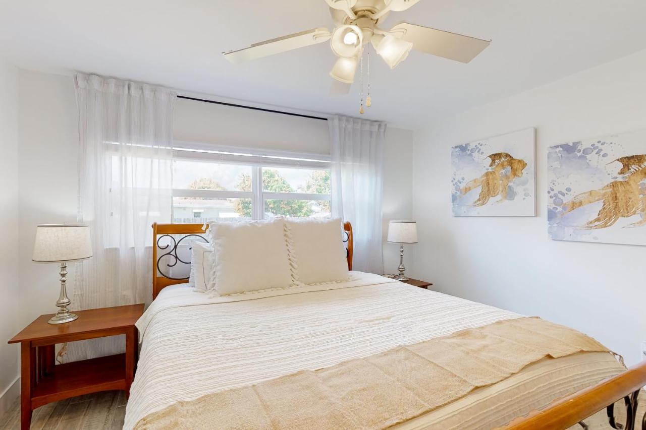 Palm Dreams Villa Greenacres City Exterior photo