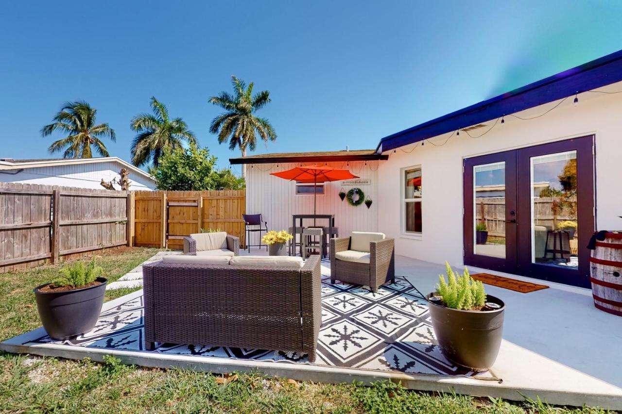 Palm Dreams Villa Greenacres City Exterior photo